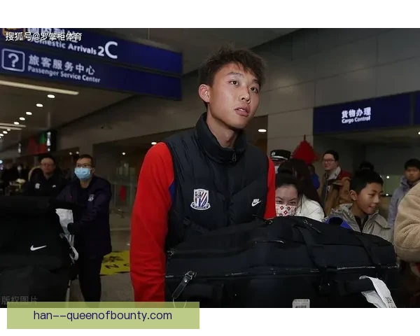 上海申花小将金顺凯在热身赛中不幸骨折 伤势严重需休养